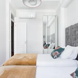 Center Iv Apartment